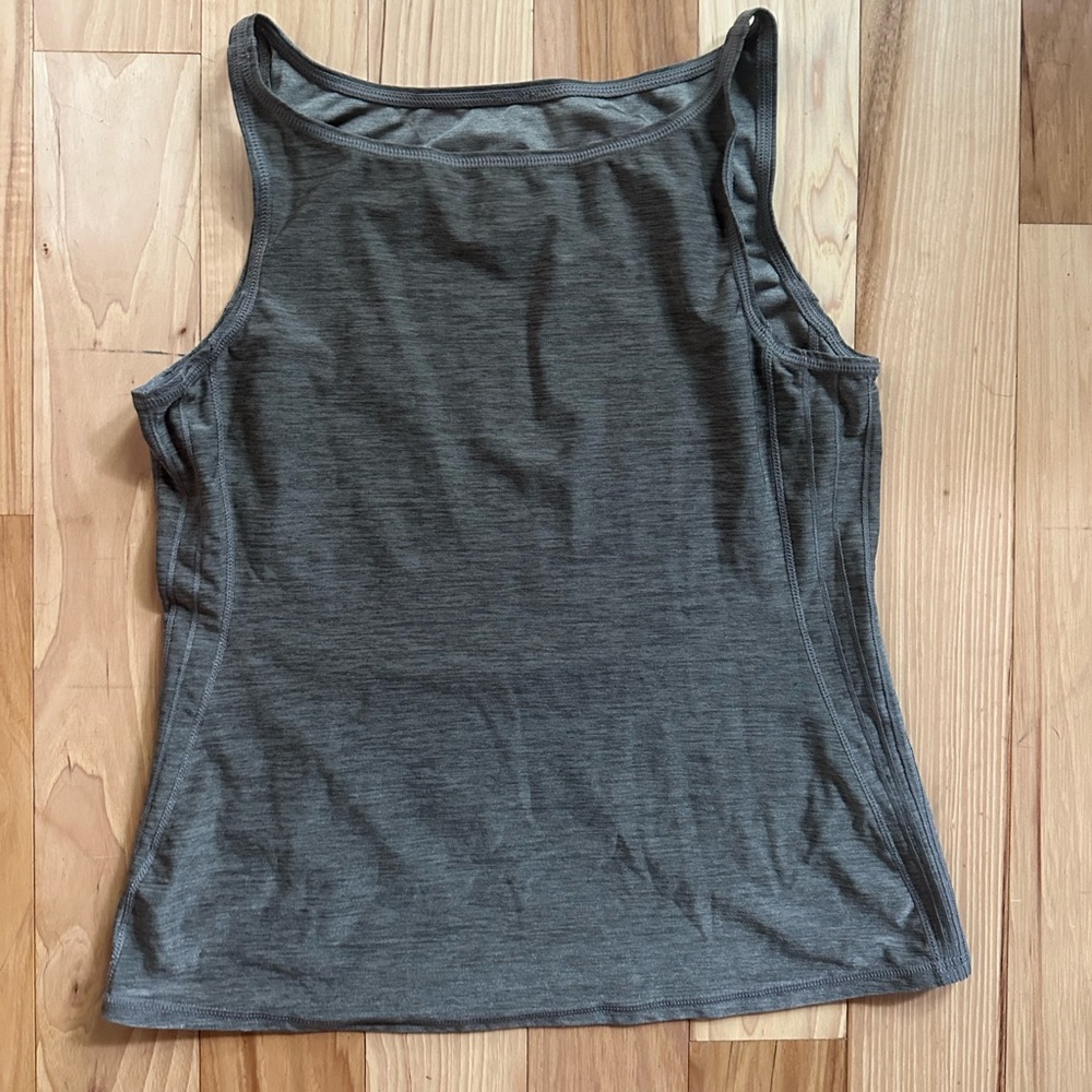 Lululemon Gray Women's sleeveless top.